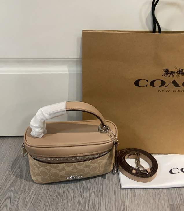 Picture of Coach Handbags _SKUfw235755994fw
